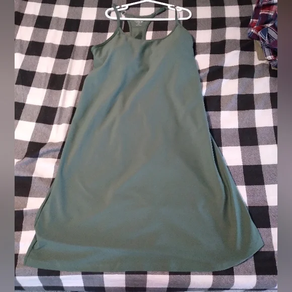 Green Sleeveless Dress - Picture 4 of 4